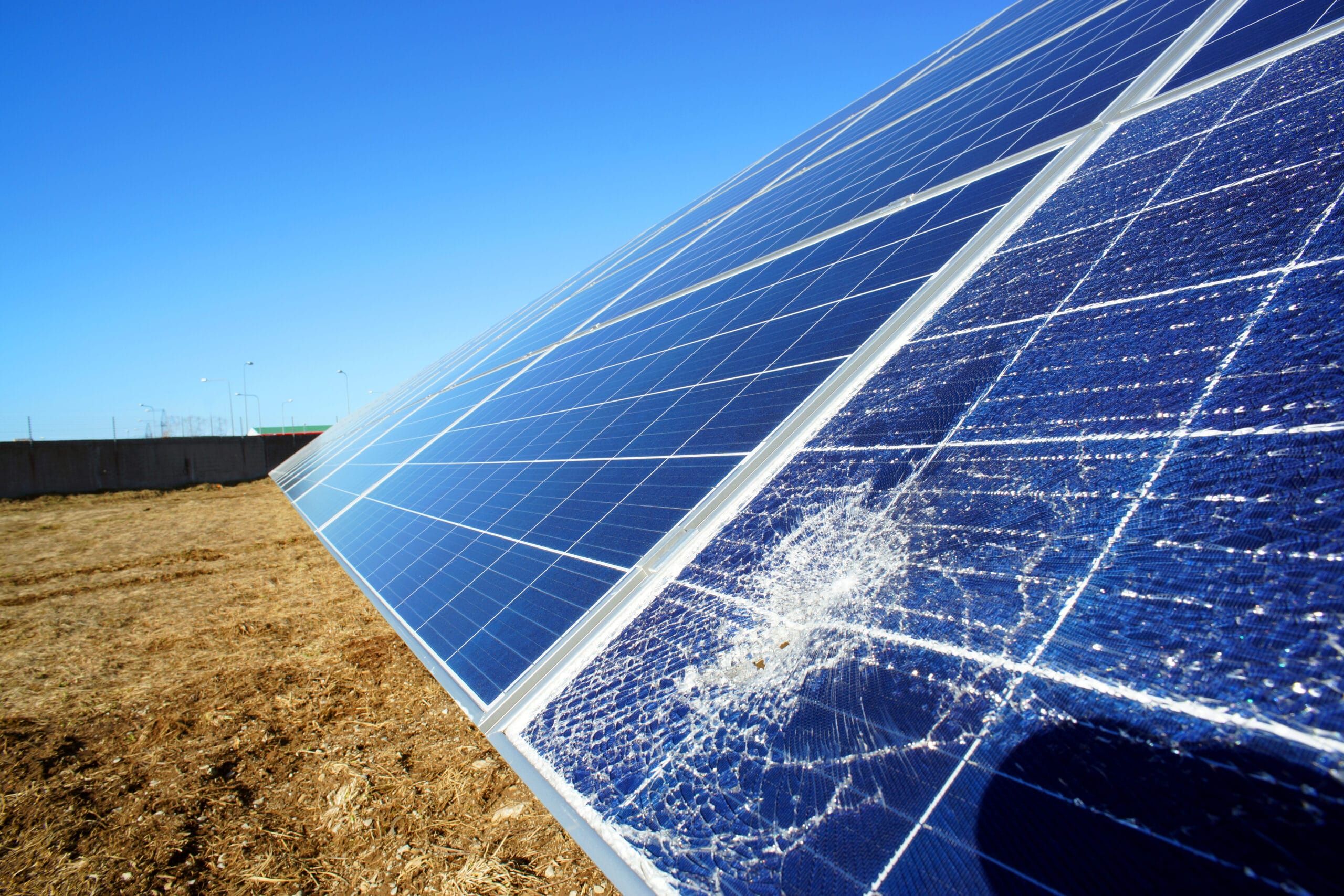 ¿El granizo daña las placas solares?